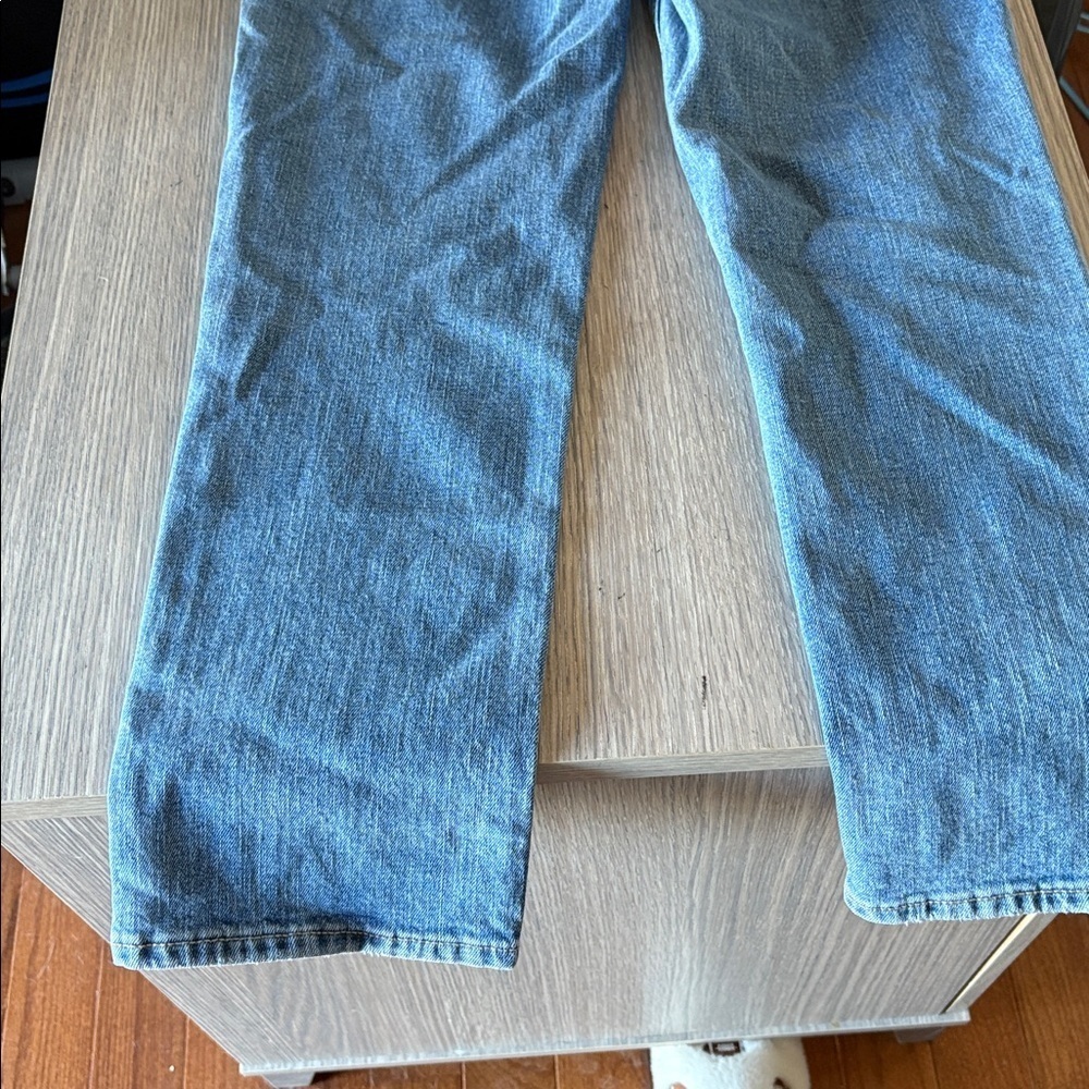 Old Navy Extra High Rise Straight Leg Jeans Size 8 NWT Medium Wash - Picture 5 of 5